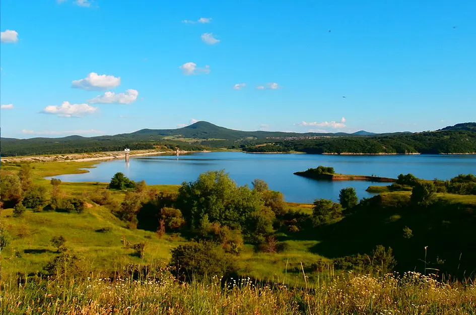 Село Николово и язовир Тракиец